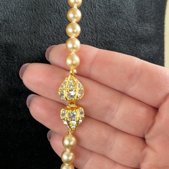 Vintage Nolan Miller Faux Pearl Rhinestone Gold tone Necklace - Picture 6 of 11